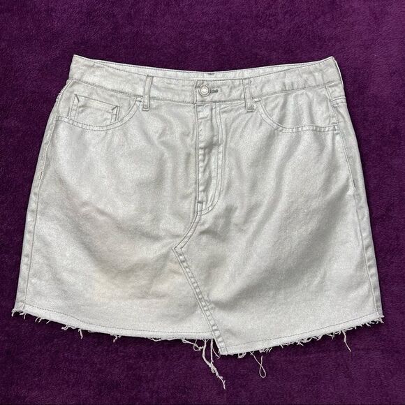 Forever 21 Silver Metallic Jean Skirt Size Large - Picture 1 of 6